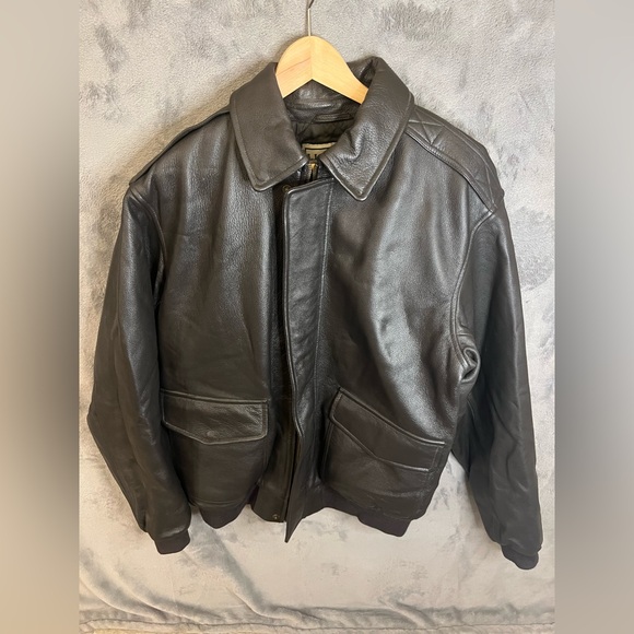 LL Bean Flying Tiger Bomber Goatskin Leather Jacket ThinsulateSize Large - Tall - Picture 1 of 11